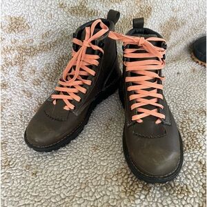 Women's Danner Logger 917 GORE-TEX Boots Size 9, euro 40